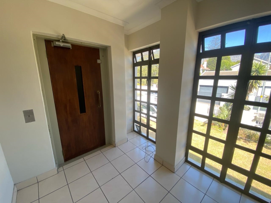 To Let 1 Bedroom Property for Rent in Rondebosch Western Cape